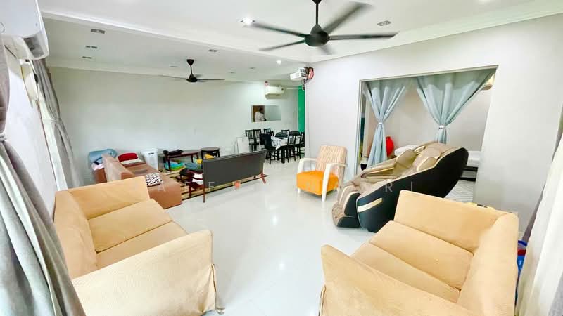 Rumah Berkembar untuk Dijual di Shah Alam (Selangor) - Zaffur Nazri - Living Room - PropertyGuru.com.my