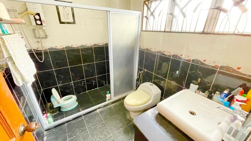 Rumah Berkembar untuk Dijual di Shah Alam (Selangor) - Zaffur Nazri - Bathroom - PropertyGuru.com.my