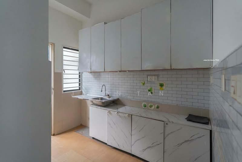 Rumah Teres untuk Disewa di Bandar Bukit Raja (Klang) - Jason Tan - Kitchen - PropertyGuru.com.my