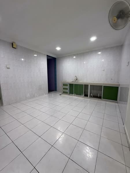 2-storey Terraced House for Sale in Taman Daya (Johor Bahru) - Annie Chai - Kitchen - PropertyGuru.com.my