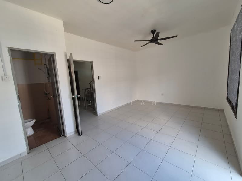 2.5-storey Terraced House for Sale in Taman Scientex Utama (Senai) - Iden Tan - Interior - PropertyGuru.com.my