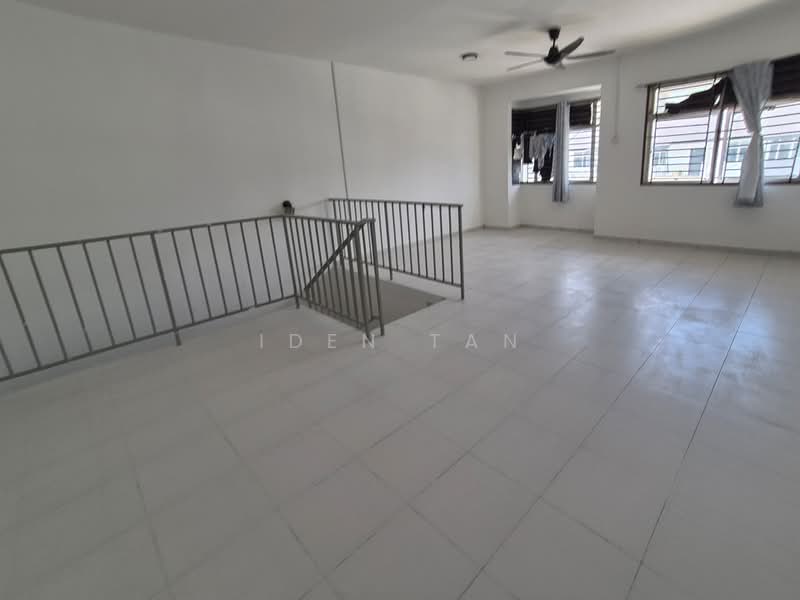 2.5-storey Terraced House for Sale in Taman Scientex Utama (Senai) - Iden Tan - Living Room - PropertyGuru.com.my