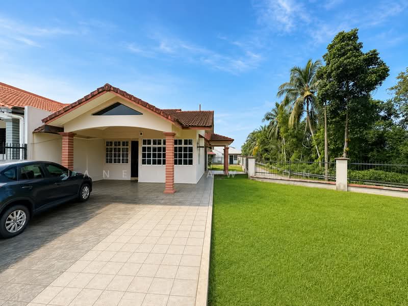 Rumah Teres 1 Tingkat untuk Dijual di Taman Perling (Perling) - Janelle Aw Yong - Exterior - PropertyGuru.com.my