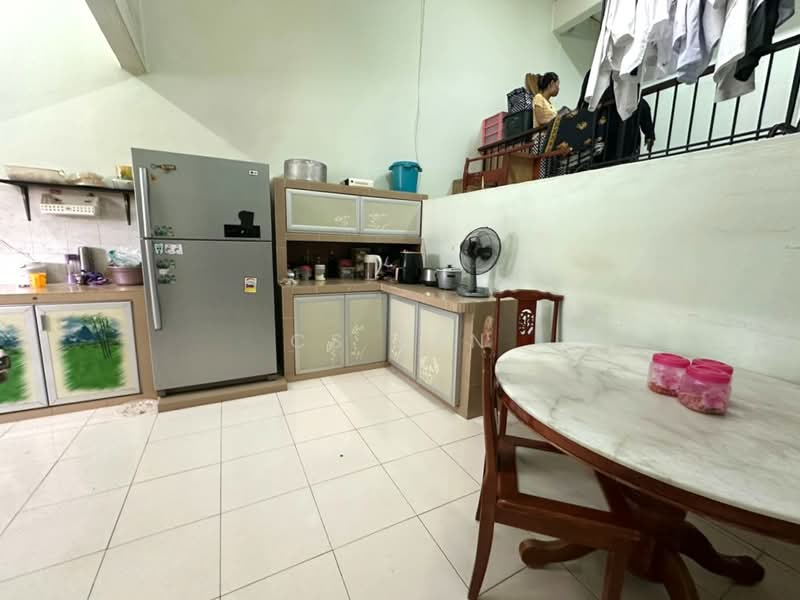 Rumah Teres 1.5-Tingkat untuk Dijual di Taman Bukit Jaya (Ulu Tiram) - CS Tan - Kitchen - PropertyGuru.com.my