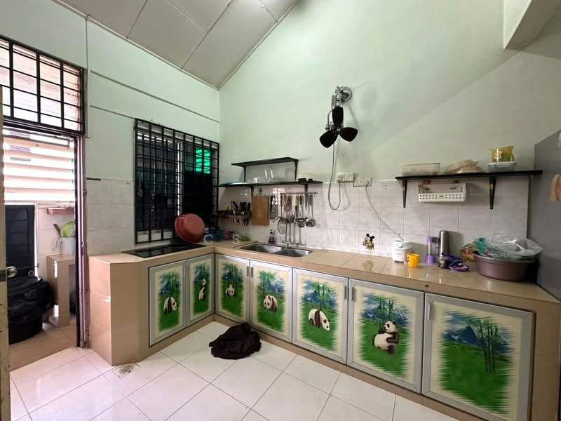 Rumah Teres 1.5-Tingkat untuk Dijual di Taman Bukit Jaya (Ulu Tiram) - CS Tan - Kitchen - PropertyGuru.com.my