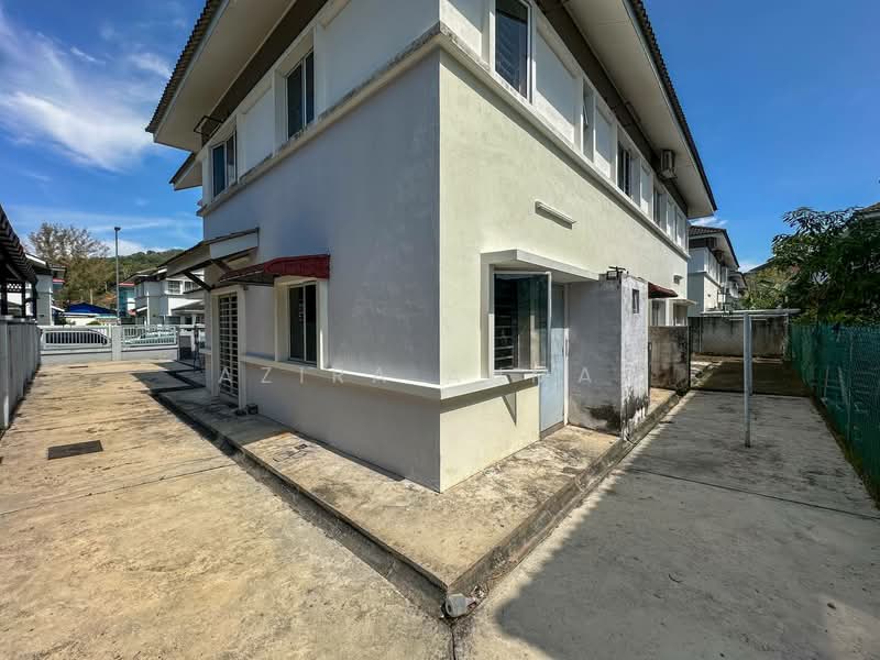 Semi-Detached House for Sale in Taman Tasik Semenyih (Semenyih) - Azira Ahmad - PropertyGuru.com.my