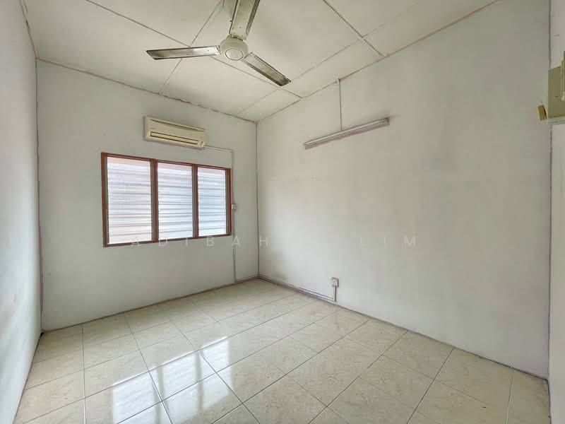 2-storey Terraced House for Sale in Bandar Nusaputra (Puchong) - Adibah Salim - Interior - PropertyGuru.com.my
