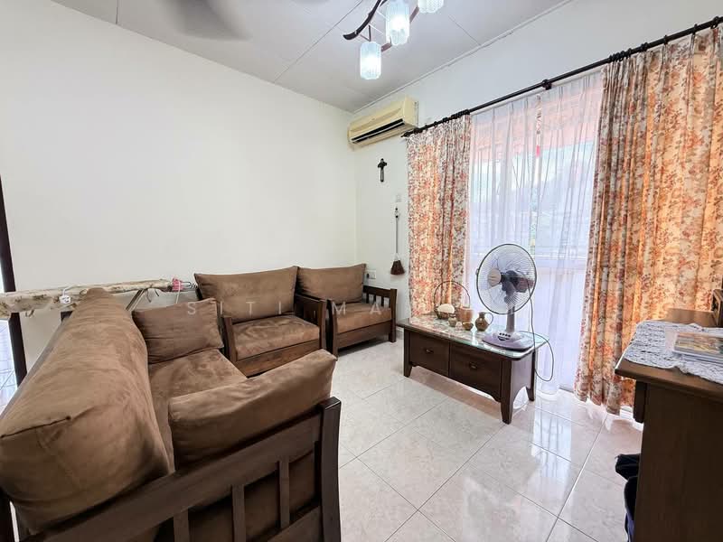 Semi-Detached House for Sale in Taman Setia 2 (Balakong) - Siti Mariam - Living Room - PropertyGuru.com.my