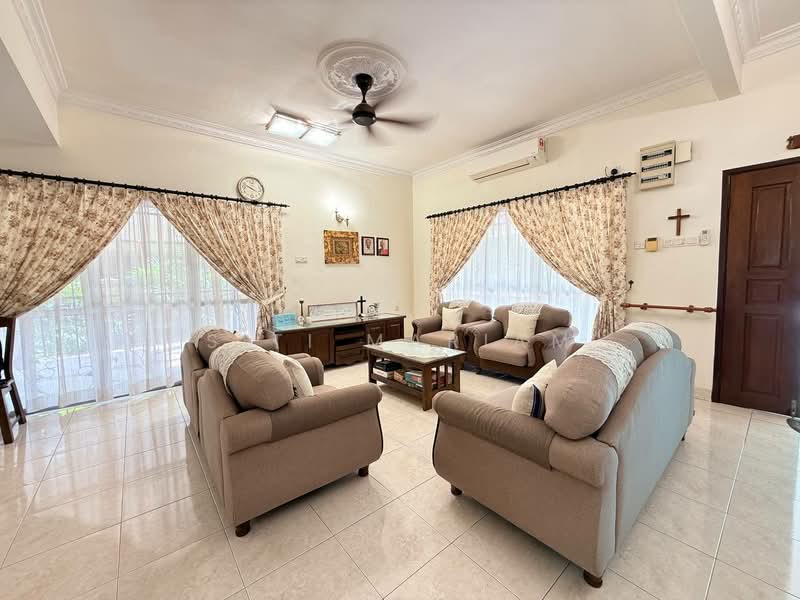 Semi-Detached House for Sale in Taman Setia 2 (Balakong) - Siti Mariam - Living Room - PropertyGuru.com.my