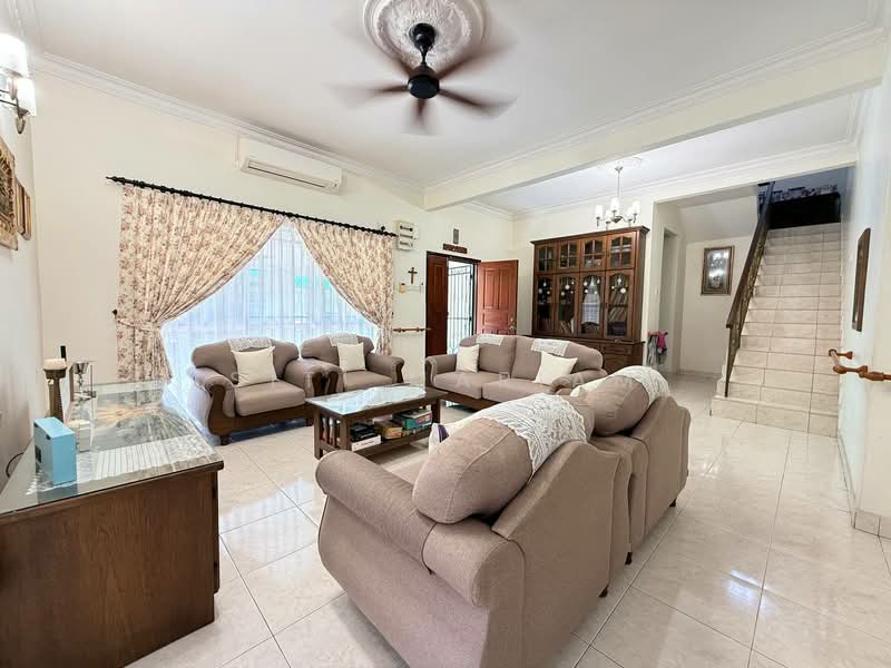 Semi-Detached House for Sale in Taman Setia 2 (Balakong) - Siti Mariam - Living Room - PropertyGuru.com.my
