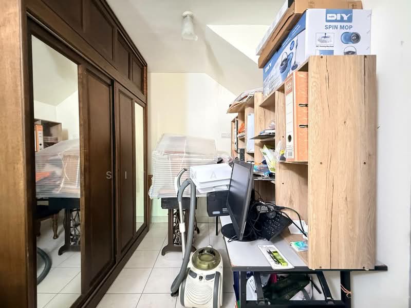 Semi-Detached House for Sale in Taman Setia 2 (Balakong) - Siti Mariam - Study - PropertyGuru.com.my