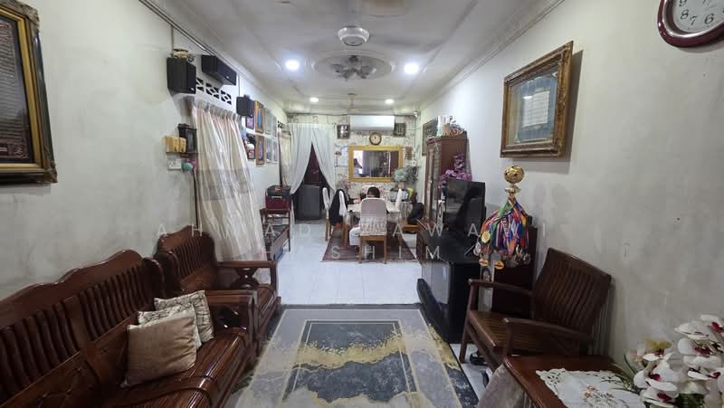 Terraced House for Sale in Batu 9 (Cheras) - Ahmad Zawawi Hashim - Living Room - PropertyGuru.com.my