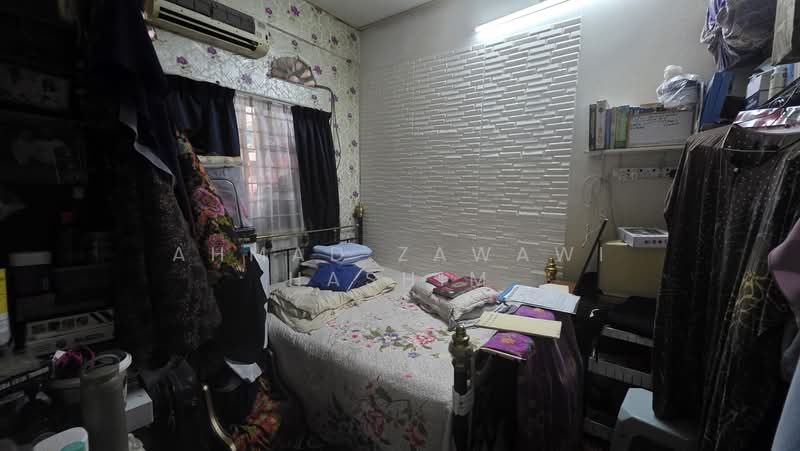 Terraced House for Sale in Batu 9 (Cheras) - Ahmad Zawawi Hashim - Bedroom - PropertyGuru.com.my
