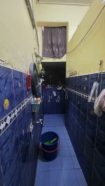 Terraced House for Sale in Batu 9 (Cheras) - Ahmad Zawawi Hashim - Bathroom - PropertyGuru.com.my