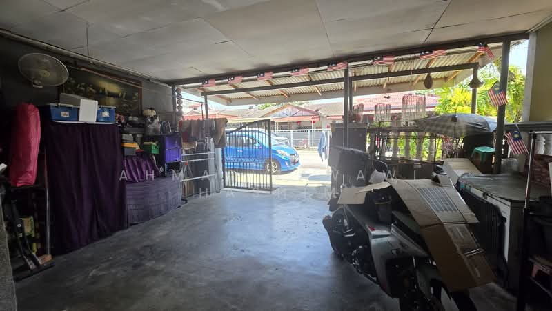 Terraced House for Sale in Batu 9 (Cheras) - Ahmad Zawawi Hashim - Exterior - PropertyGuru.com.my