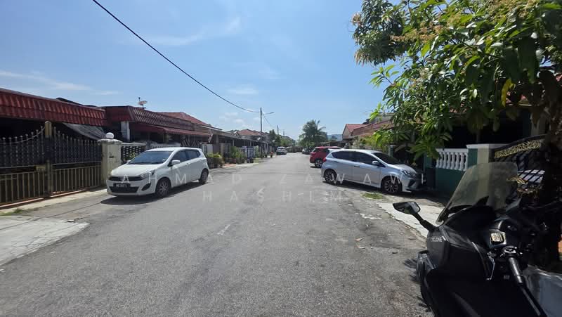 Terraced House for Sale in Batu 9 (Cheras) - Ahmad Zawawi Hashim - Exterior - PropertyGuru.com.my
