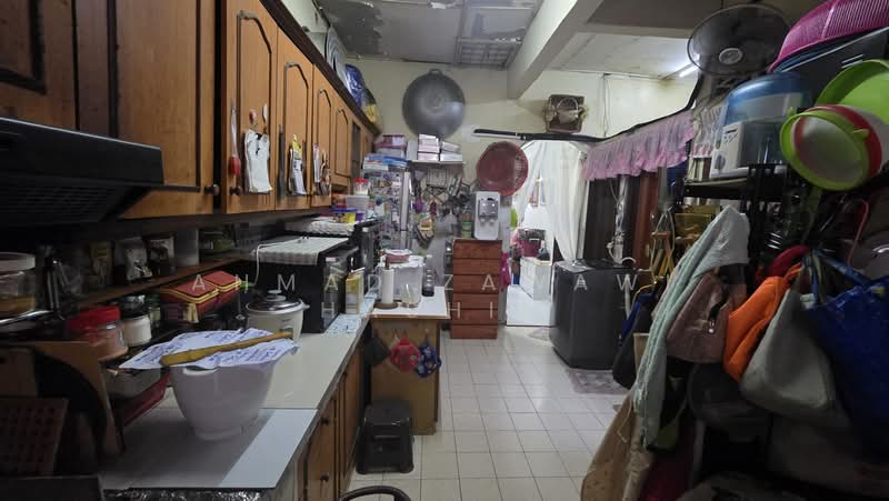 Terraced House for Sale in Batu 9 (Cheras) - Ahmad Zawawi Hashim - Kitchen - PropertyGuru.com.my