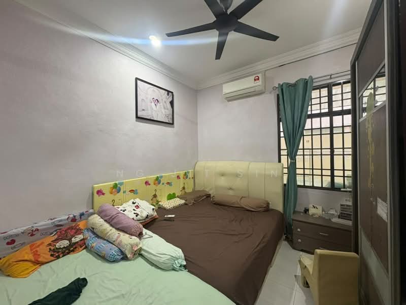 Rumah Berkembar untuk Dijual di Taman Sri Genting (Balik Pulau) - Ng Jit Sin - Bedroom - PropertyGuru.com.my