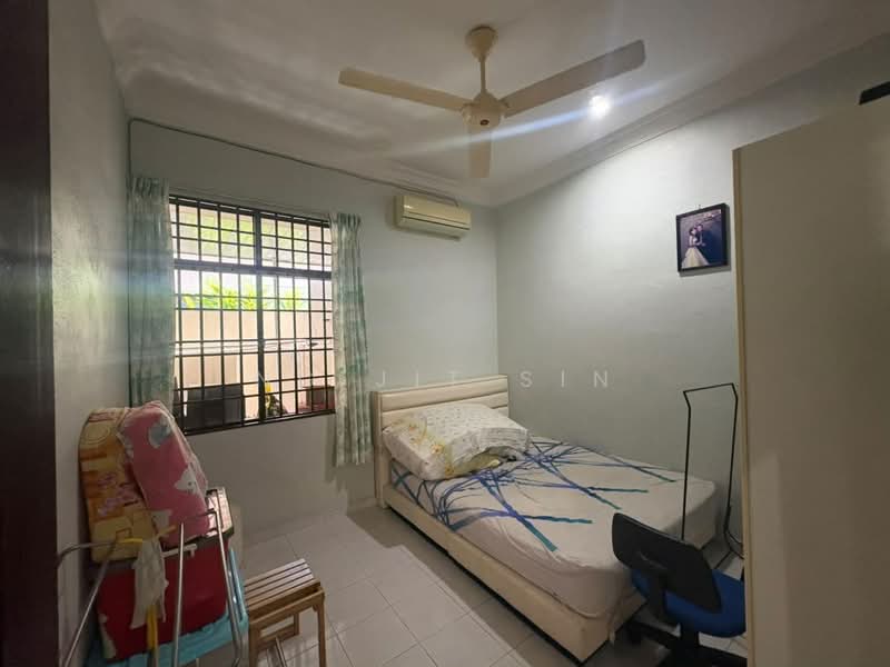 Rumah Berkembar untuk Dijual di Taman Sri Genting (Balik Pulau) - Ng Jit Sin - Bedroom - PropertyGuru.com.my