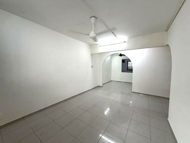 Rumah Teres untuk Dijual di Taman Damai Jaya (Skudai) - Jacob Chua - Living Room - PropertyGuru.com.my