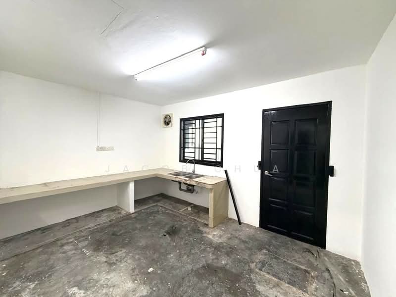 Rumah Teres untuk Dijual di Taman Damai Jaya (Skudai) - Jacob Chua - Kitchen - PropertyGuru.com.my