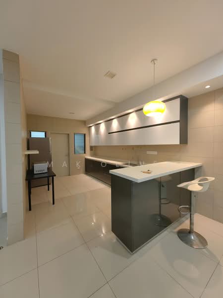 Condominium for Sale at KM1 East - Mak Oliver - Kitchen - PropertyGuru.com.my