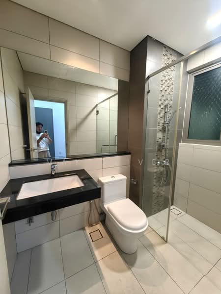 Condominium for Sale at KM1 East - Mak Oliver - Bathroom - PropertyGuru.com.my