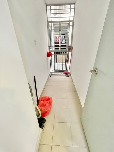 Kondominium untuk Dijual di PARC Regency (Residensi Masai) - Winson Yap - Corridor - PropertyGuru.com.my