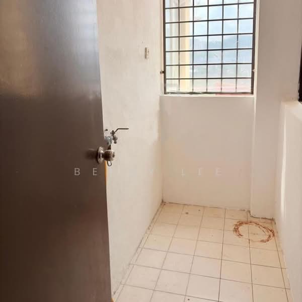 Pangsapuri untuk Disewa di Sri Ria Apartments - Benny Lee - PropertyGuru.com.my