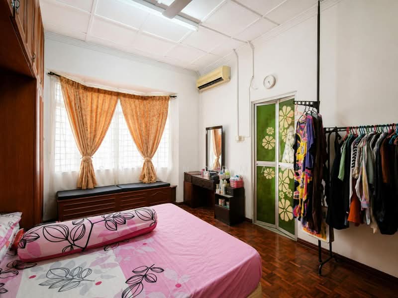 2-storey Terraced House for Sale in Bandar Baru Uda (Tampoi) - Sufi Norman - Bedroom - PropertyGuru.com.my