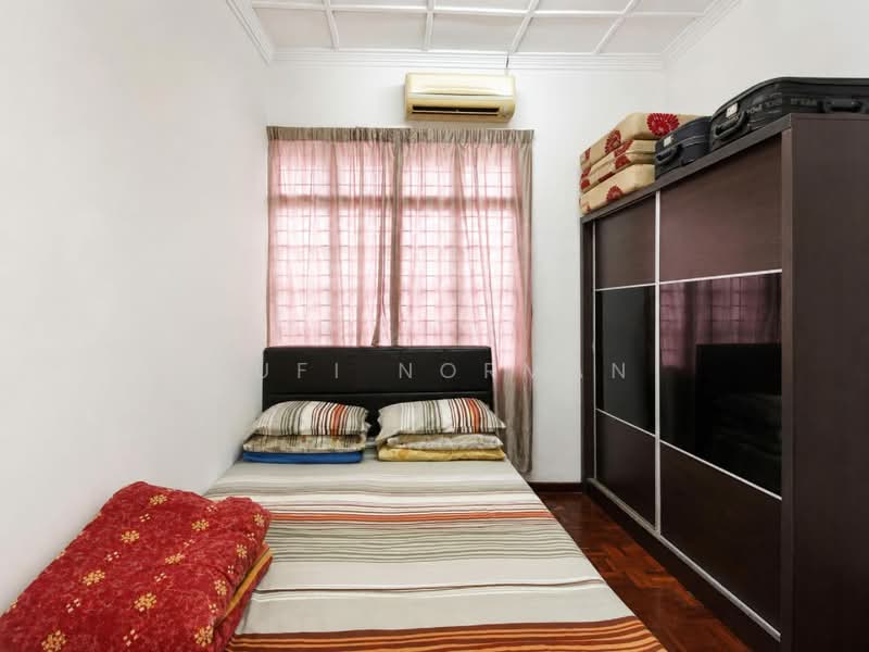 2-storey Terraced House for Sale in Bandar Baru Uda (Tampoi) - Sufi Norman - Bedroom - PropertyGuru.com.my