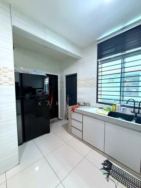 Rumah Teres 2 Tingkat untuk Dijual di Taman Dato' Chellam (Ulu Tiram) - Karl Lim - Kitchen - PropertyGuru.com.my