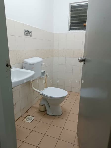 Apartment for Rent at Pangsapuri Seri Meranti - Ribena Lee - Bathroom - PropertyGuru.com.my