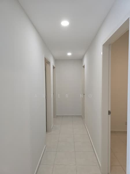 Flat for Rent at IDEAL RESIDENCY - Aster Ng - Corridor - PropertyGuru.com.my
