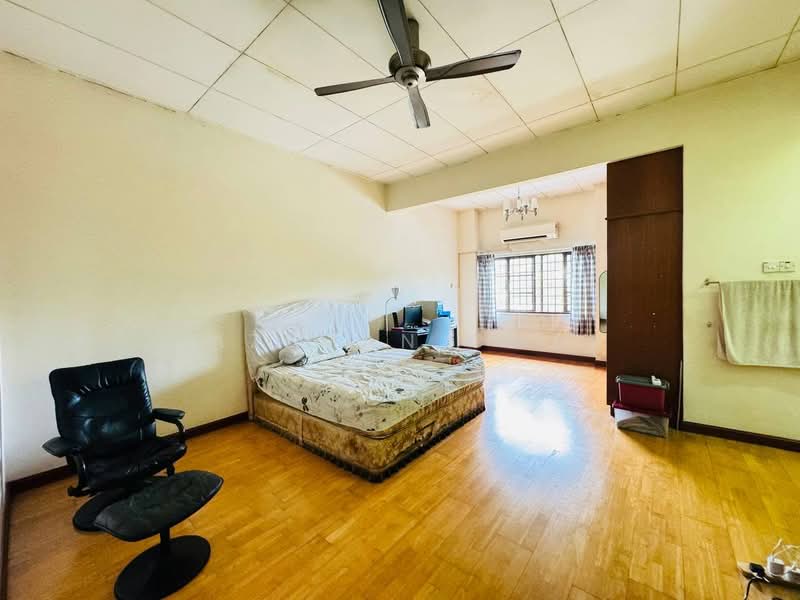 2-storey Terraced House for Sale in Bukit Jelutong (Shah Alam) - Hazeman Omar - Bedroom - PropertyGuru.com.my