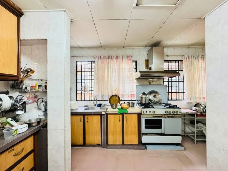 2-storey Terraced House for Sale in Bukit Jelutong (Shah Alam) - Hazeman Omar - Kitchen - PropertyGuru.com.my