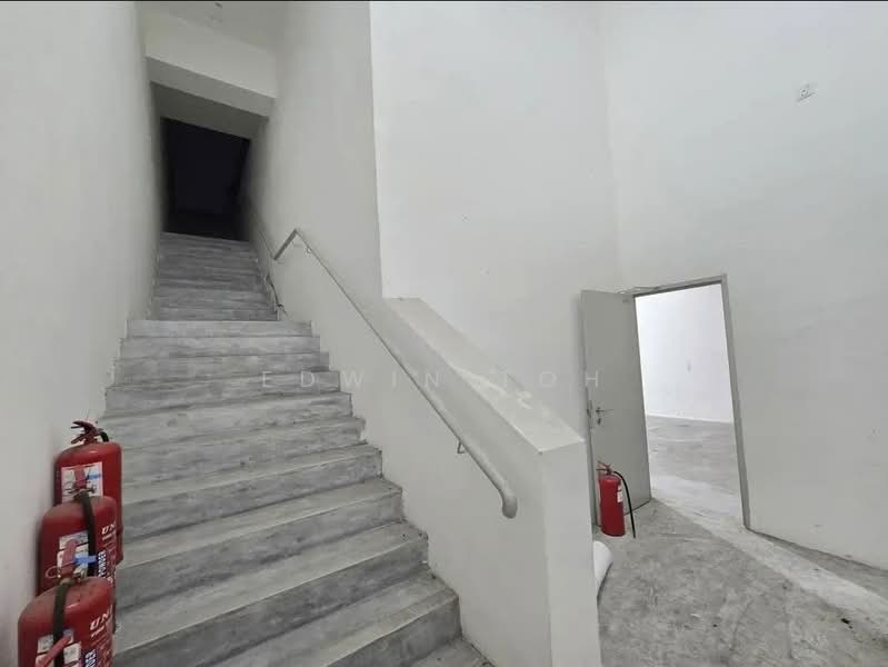 Kilang untuk Disewa di Taman Desa Cemerlang (Ulu Tiram) - Edwin Toh - Corridor - PropertyGuru.com.my