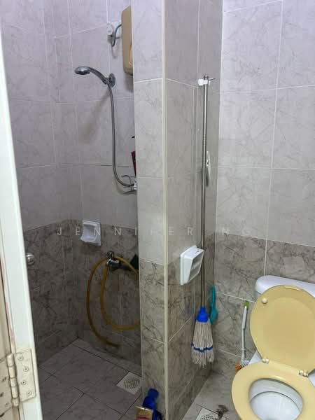 2.5-storey Terraced House for Sale in Taman Gaya (Ulu Tiram) - Jennifer Ng - Bathroom - PropertyGuru.com.my