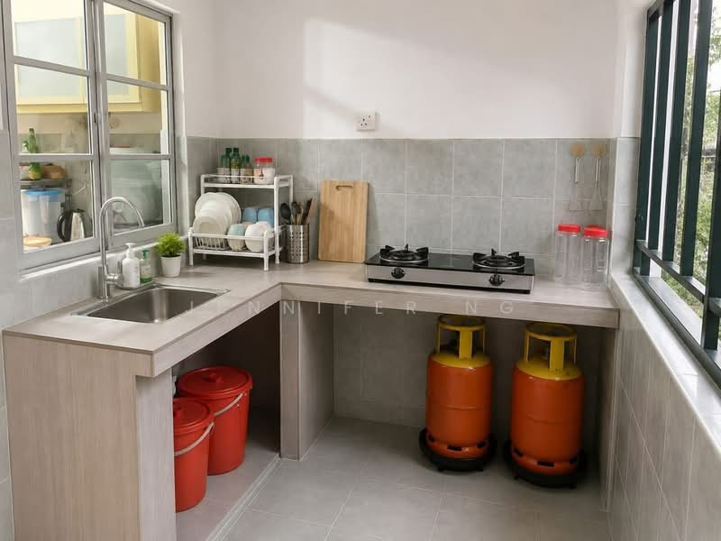 2.5-storey Terraced House for Sale in Taman Gaya (Ulu Tiram) - Jennifer Ng - Kitchen - PropertyGuru.com.my