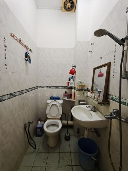 Townhouse for Sale in Taman Lagenda Mas (Cheras) - Jayden Chik - Bathroom - PropertyGuru.com.my