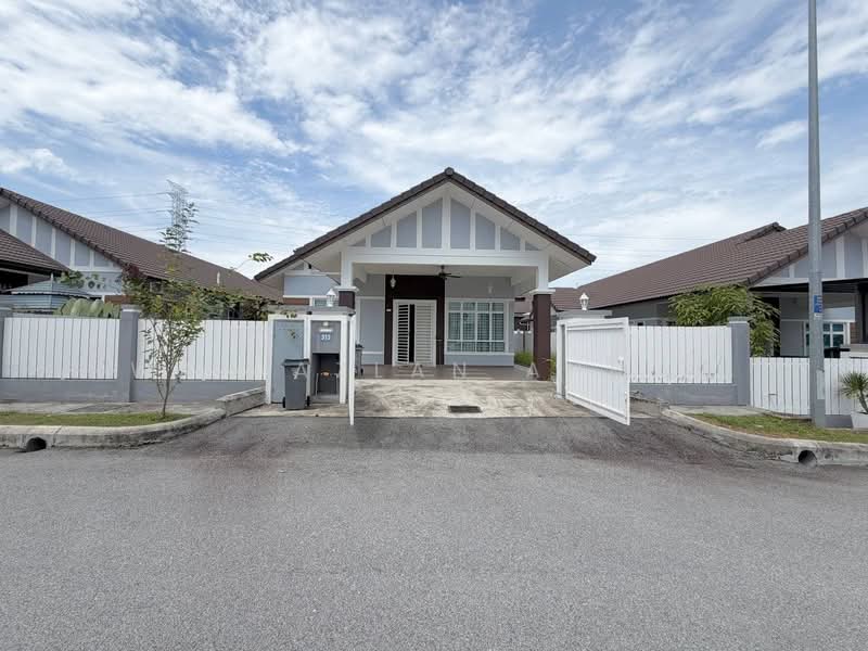 Bungalow for Sale in Taman Bukit Senawang (Senawang) - Wan Azlan Ahmad - PropertyGuru.com.my
