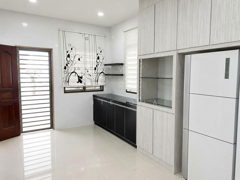 Rumah Berkembar untuk Dijual di Bandar Seri Alam (Masai) - Annie Chai - Kitchen - PropertyGuru.com.my