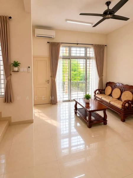 Rumah Teres 2 Tingkat untuk Dijual di Bandar Baru Bangi (Selangor) - Hazeman Omar - Living Room - PropertyGuru.com.my
