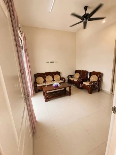 Rumah Teres 2 Tingkat untuk Dijual di Bandar Baru Bangi (Selangor) - Hazeman Omar - Living Room - PropertyGuru.com.my