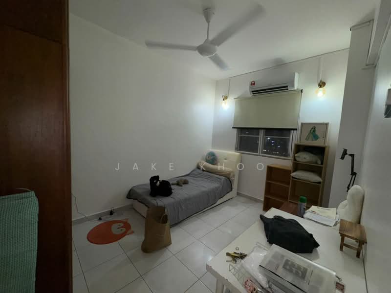 Condominium for Rent at Gold Coast Resort Condominium - Jake Khoo - Bedroom - PropertyGuru.com.my