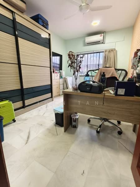 Rumah Teres 2 Tingkat untuk Dijual di Taman Johor Jaya (Johor Bahru) - Iden Tan - Study - PropertyGuru.com.my