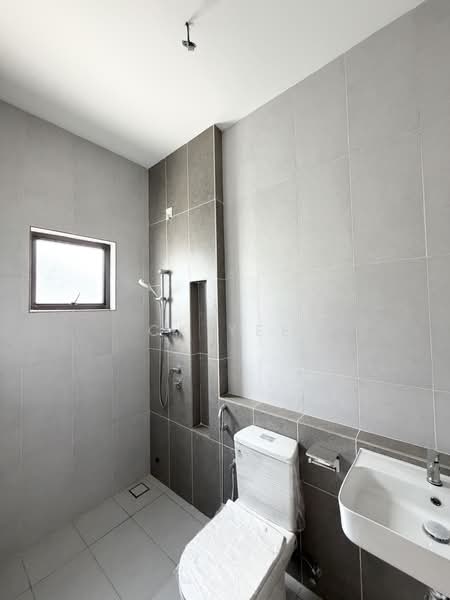 2-storey Terraced House for Sale in Bandar Kinrara Seksyen 8 (Bandar Kinrara) - CK Yee - Bathroom - PropertyGuru.com.my