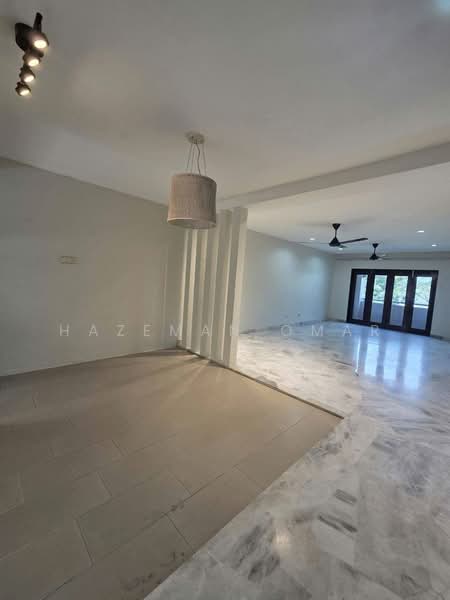 Condominium for Sale at Sri Alam Condominium - Hazeman Omar - Living Room - PropertyGuru.com.my