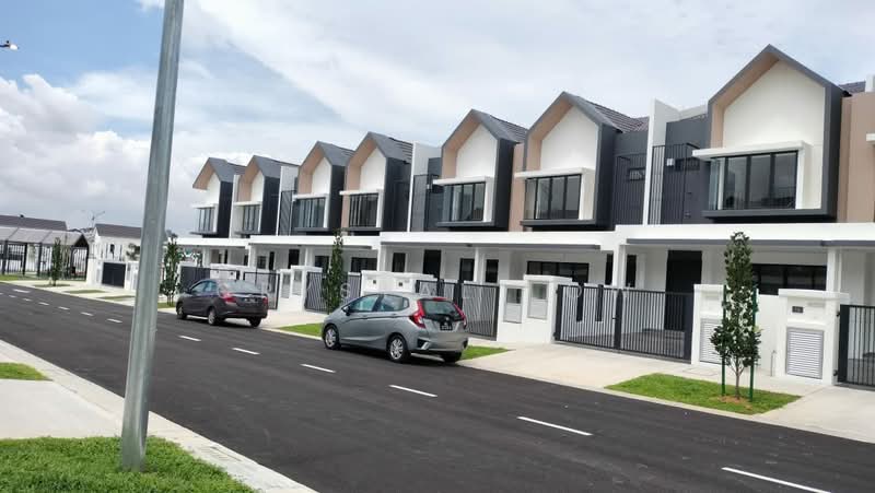2-storey Terraced House for Sale in Dengkil (Selangor) - Crystal Low - PropertyGuru.com.my