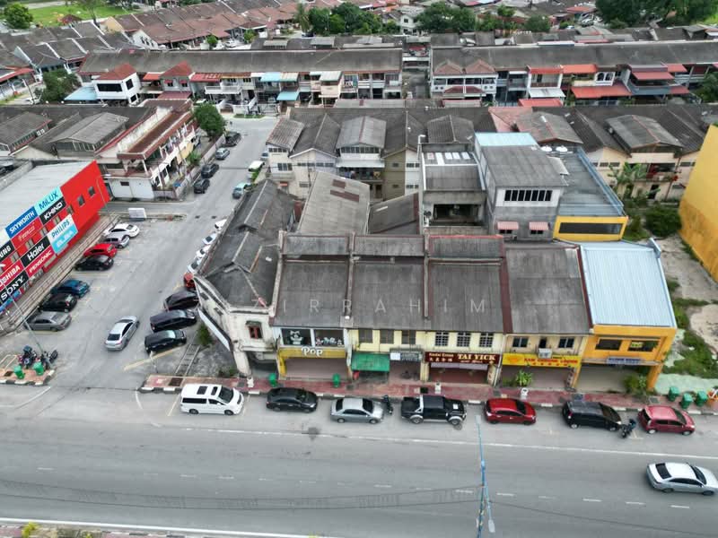 Kedai untuk Dijual di Banting (Selangor) - Azizirrahim . - Exterior - PropertyGuru.com.my